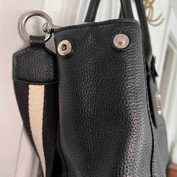 Marc Jacobs Gotham City EW Tote Weekender Bag - Picture 12 of 14